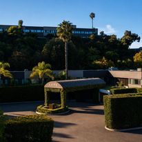 Luxe Sunset Boulevard Hotel
