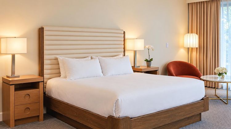 Luxe Sunset Boulevard Hotel Room