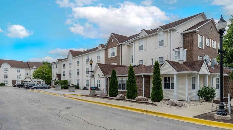 Extended Stay America Chicago-Elgin Exterior. Images powered by <a href="https://iceportal.shijigroup.com" target="_blank" rel="noopener">Ice Portal</a>.