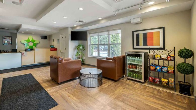 <b>Extended Stay America Chicago-Elgin Lobby</b>. Images powered by <a href="https://iceportal.shijigroup.com/" title="IcePortal" target="_blank">IcePortal</a>.