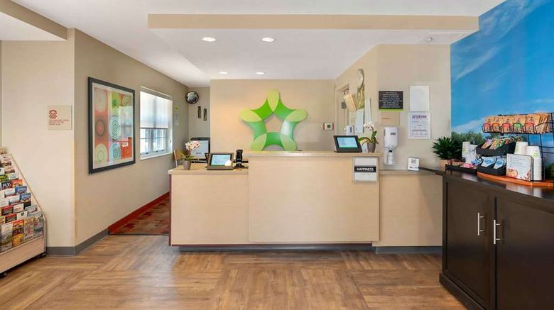 <b>Extended Stay America Newport News Lobby</b>. Images powered by <a href="https://iceportal.shijigroup.com/" title="IcePortal" target="_blank">IcePortal</a>.