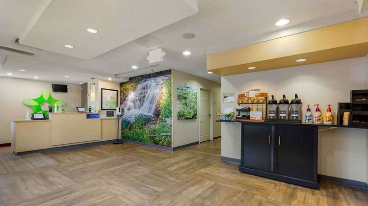 Extended Stay America Chantilly Lobby