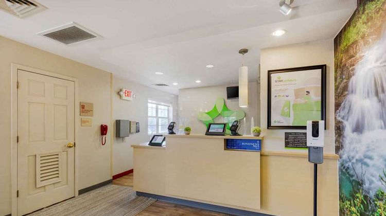 Extended Stay America Chantilly Lobby