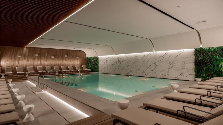 <b>Radisson Blu Hotel, Florence Pool</b>. Images powered by <a href="https://iceportal.shijigroup.com/" title="IcePortal" target="_blank">IcePortal</a>.