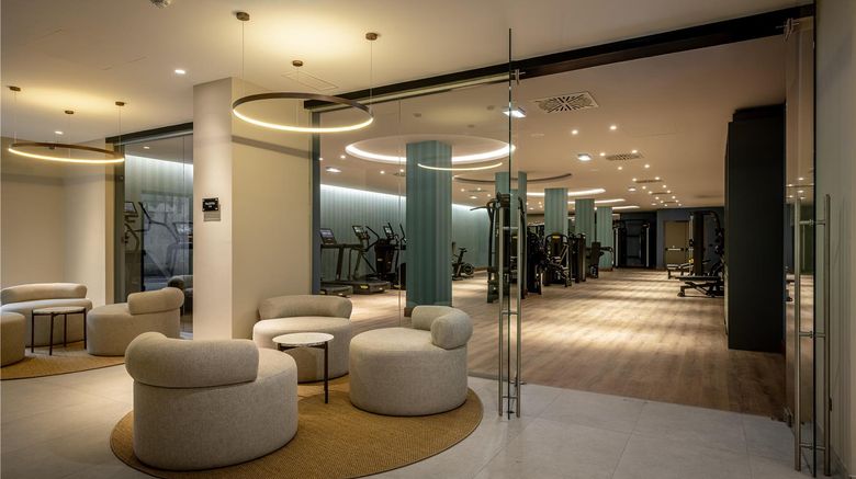 <b>Radisson Blu Hotel, Florence Health</b>. Images powered by <a href="https://iceportal.shijigroup.com/" title="IcePortal" target="_blank">IcePortal</a>.