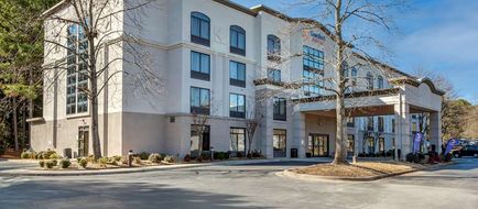 Comfort Suites Alpharetta Exterior