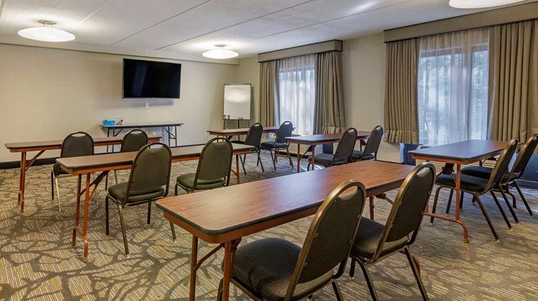 <b>Comfort Suites Alpharetta Meeting</b>. Images powered by <a href="https://iceportal.shijigroup.com/" title="IcePortal" target="_blank">IcePortal</a>.