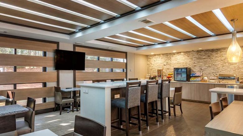 <b>Comfort Suites Alpharetta Restaurant</b>. Images powered by <a href="https://iceportal.shijigroup.com/" title="IcePortal" target="_blank">IcePortal</a>.
