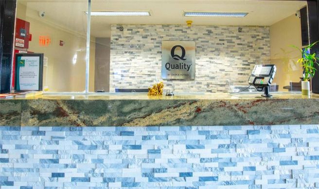Quality Inn Lobby