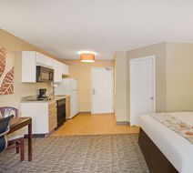 MainStay Suites Chicago Hoffman Estates Room