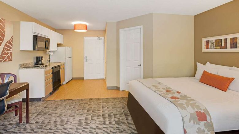 <b>MainStay Suites Chicago Hoffman Estates Room</b>. Images powered by <a href="https://iceportal.shijigroup.com/" title="IcePortal" target="_blank">IcePortal</a>.