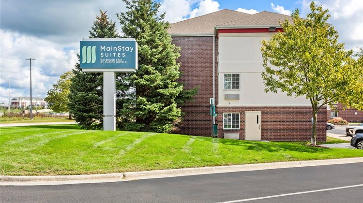 MainStay Suites Chicago Hoffman Estates Exterior