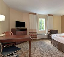 MainStay Suites Chicago Schaumburg Room