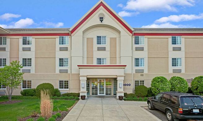 MainStay Suites Northbrook Wheeling Exterior