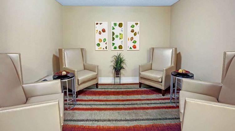 MainStay Suites Northbrook Wheeling Lobby