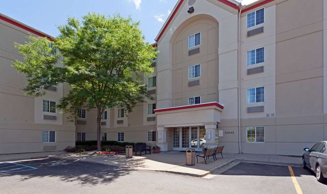 MainStay Suites Detroit Farmington Hills Exterior