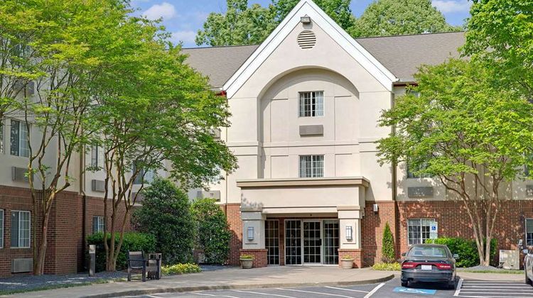 Suburban Studios Charlotte Exec Park Exterior