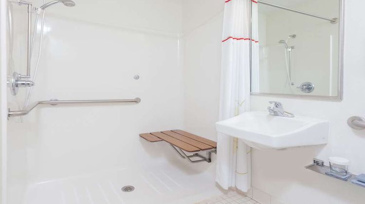 Suburban Studios Charlotte Exec Park Room