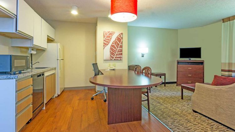 Suburban Studios Charlotte Exec Park Suite