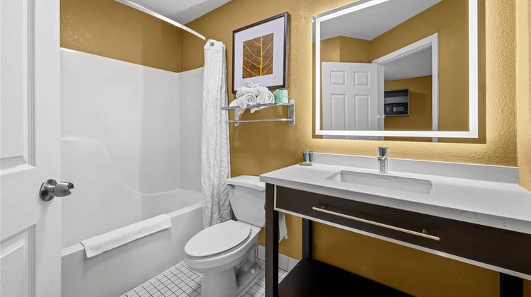 Suburban Studios Charlotte Exec Park Room