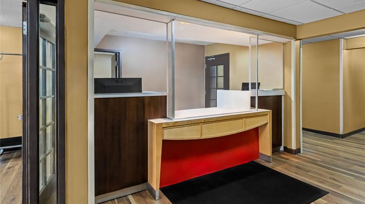 Suburban Studios Charlotte Exec Park Lobby