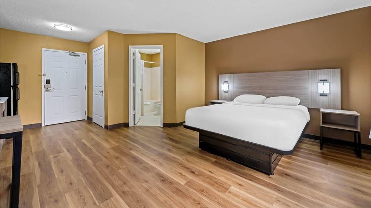 Suburban Studios Charlotte Exec Park Room