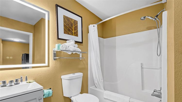 Suburban Studios Charlotte Exec Park Room