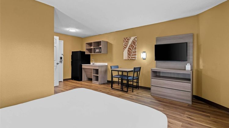 Suburban Studios Charlotte Exec Park Room