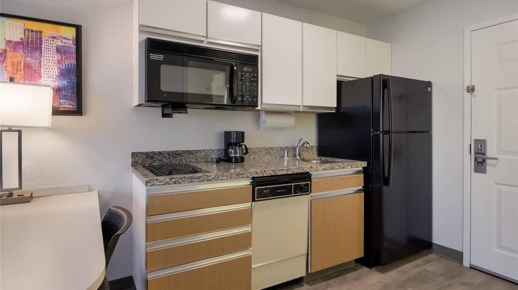 MainStay Suites Omaha Old Mill Room
