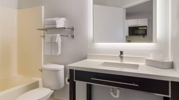 MainStay Suites Omaha Old Mill Room