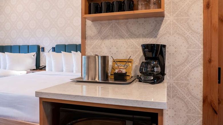 <b>The Dorothy Motel Room</b>. Images powered by <a href="https://iceportal.shijigroup.com/" title="IcePortal" target="_blank">IcePortal</a>.