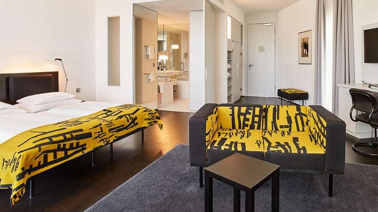 <b>LOISIUM Wine & Spa Resort Langenlois Room</b>. Images powered by <a href="https://iceportal.shijigroup.com/" title="IcePortal" target="_blank">IcePortal</a>.