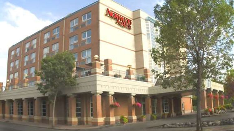 Norwood Hotel Exterior
