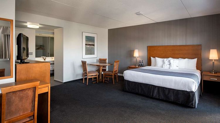 Norwood Hotel Room