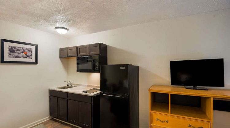 Suburban Studios Brazil Room