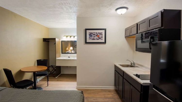 Suburban Studios Brazil Room