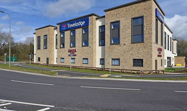 Travelodge Witney Exterior