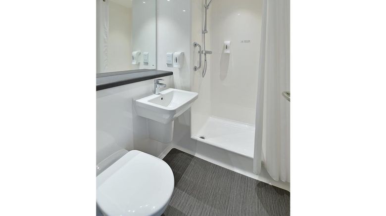 <b>Travelodge Witney Room</b>. Images powered by <a href="https://iceportal.shijigroup.com/" title="IcePortal" target="_blank">IcePortal</a>.