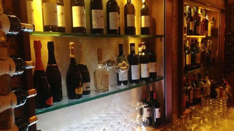 Poli Hotel Restaurant