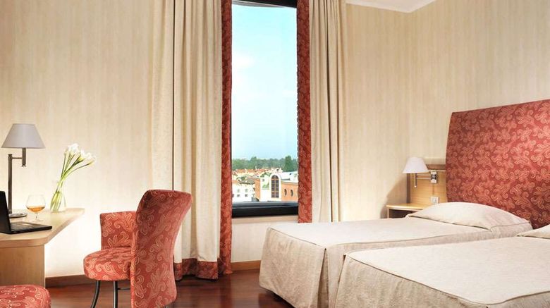 <b>Poli Hotel Room</b>. Images powered by <a href="https://iceportal.shijigroup.com/" title="IcePortal" target="_blank">IcePortal</a>.