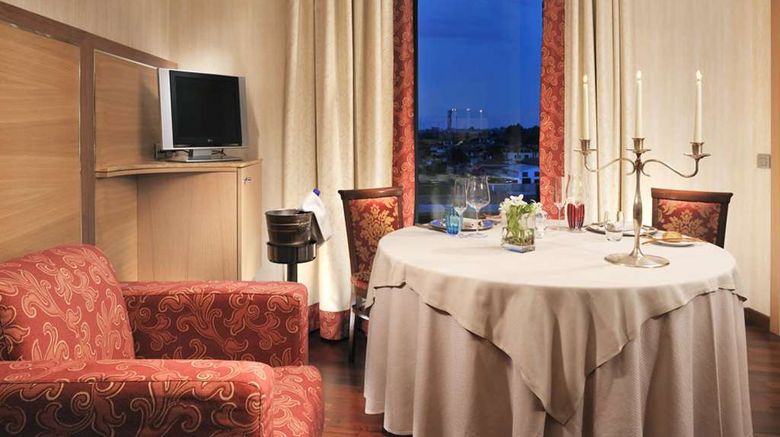 <b>Poli Hotel Suite</b>. Images powered by <a href="https://iceportal.shijigroup.com/" title="IcePortal" target="_blank">IcePortal</a>.