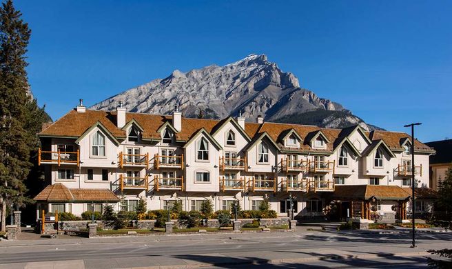 Rundlestone Lodge Exterior