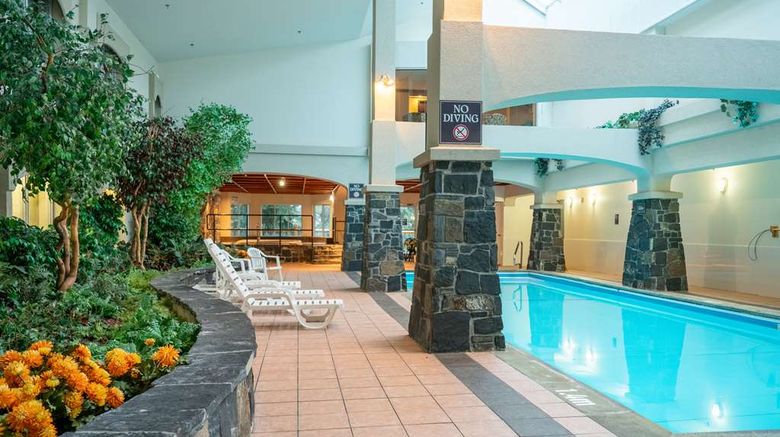 <b>Rundlestone Lodge Pool</b>. Images powered by <a href="https://iceportal.shijigroup.com/" title="IcePortal" target="_blank">IcePortal</a>.