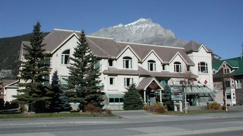 <b>Irwin's Mountain Inn Exterior</b>. Images powered by <a href="https://iceportal.shijigroup.com/" title="IcePortal" target="_blank">IcePortal</a>.