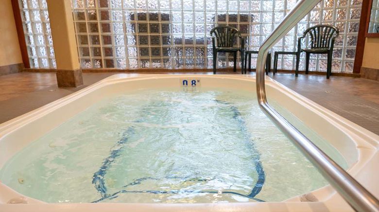 <b>Irwin's Mountain Inn Pool</b>. Images powered by <a href="https://iceportal.shijigroup.com/" title="IcePortal" target="_blank">IcePortal</a>.