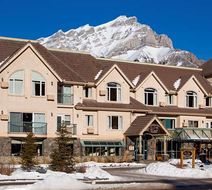 Irwin's Mountain Inn Exterior