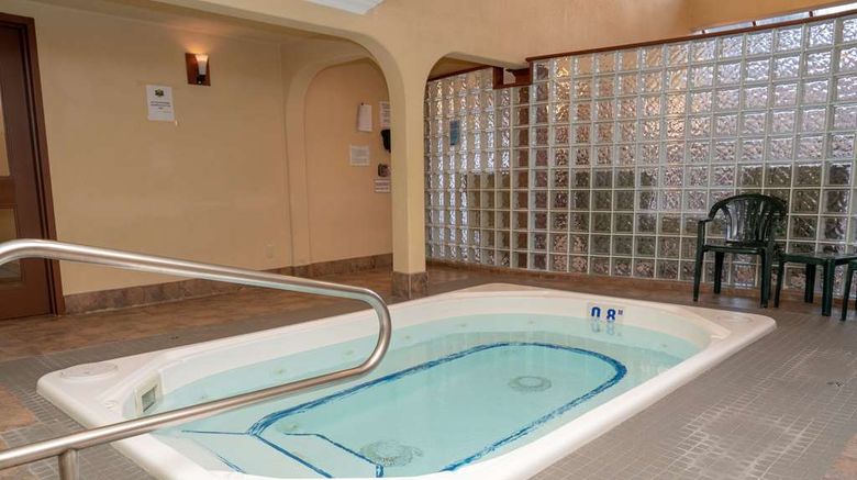 <b>Irwin's Mountain Inn Pool</b>. Images powered by <a href="https://iceportal.shijigroup.com/" title="IcePortal" target="_blank">IcePortal</a>.