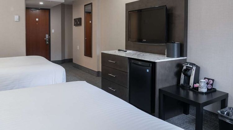 Red Carpet Inn Room