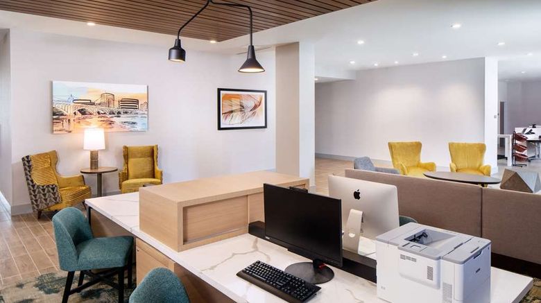 <b>Hyatt House North Scottsdale Lobby</b>. Images powered by <a href="https://iceportal.shijigroup.com/" title="IcePortal" target="_blank">IcePortal</a>.