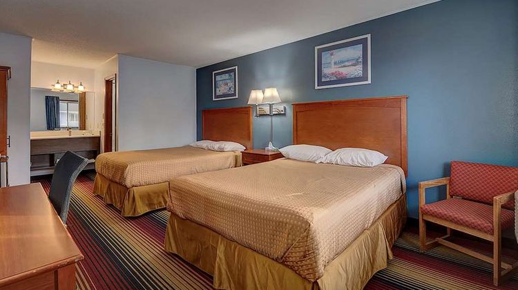 Travelodge-Wyndham Spirit Lake Okoboji Room